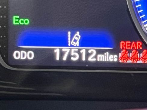 Certified 2024 Lexus ES 350 w/ Accessory Package (Z1) image 18