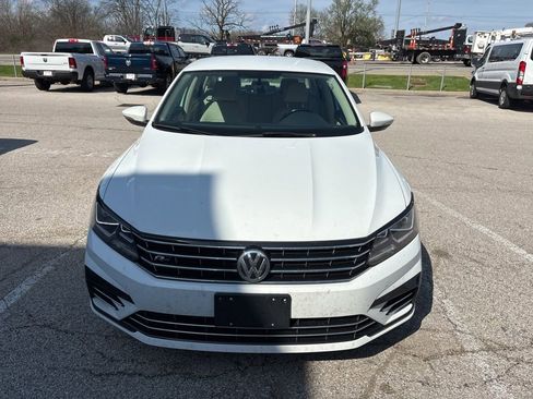 Used 2017 Volkswagen Passat 1.8T R-Line image 9
