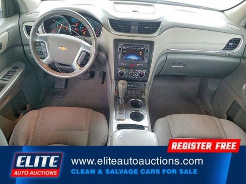 Used 2015 Chevrolet Traverse LT image 15