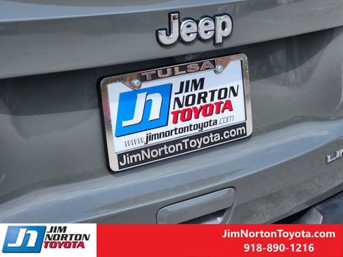 Used 2022 Jeep Renegade Latitude w/ Convenience Group AWD/4WD image 12