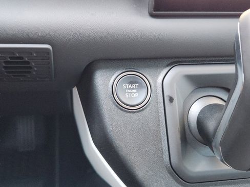 New 2025 Land Rover Defender 110 X-Dynamic SE AWD/4WD image 16