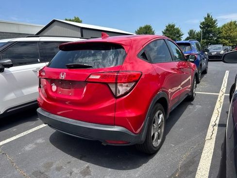 Used 2017 Honda HR-V EX image 4