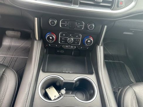 Used 2023 Chevrolet Suburban Z71 image 17