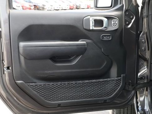 Used 2025 Jeep Wrangler Unlimited Sport AWD/4WD image 16