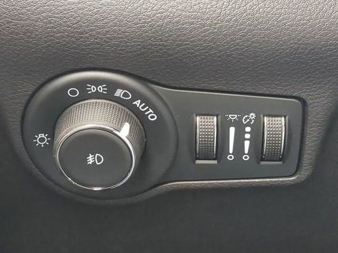 Certified 2022 Jeep Compass Latitude image 25