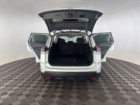 Used 2024 Nissan Rogue S AWD/4WD image 15