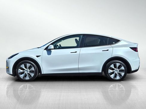 Used 2023 Tesla Model Y Long Range image 7