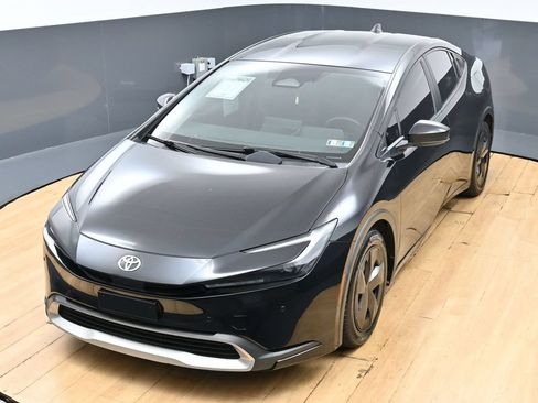 Used 2023 Toyota Prius Prime FWD image 43