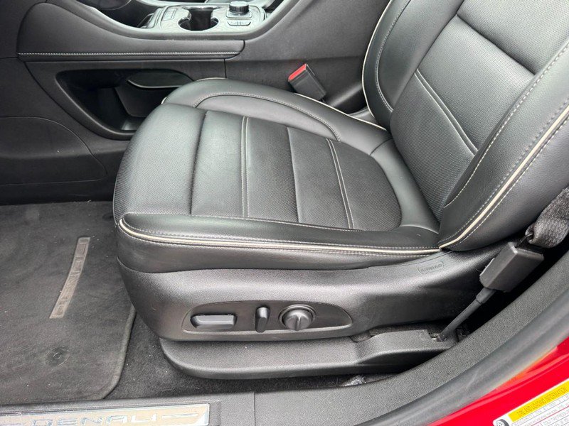 Used 2021 GMC Acadia Denali w/ Denali Technology Package FWD image 26