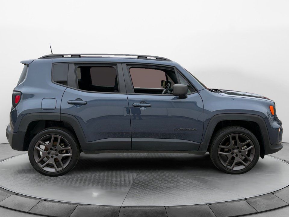 Used 2021 Jeep Renegade Latitude w/ Sun & Sound Group AWD/4WD image 8