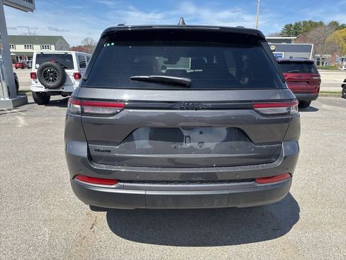 New 2026 Jeep Grand Cherokee Altitude AWD/4WD image 4