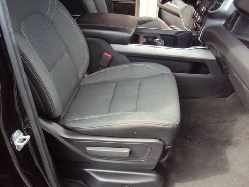 Used 2019 RAM 1500 Big Horn AWD/4WD image 12