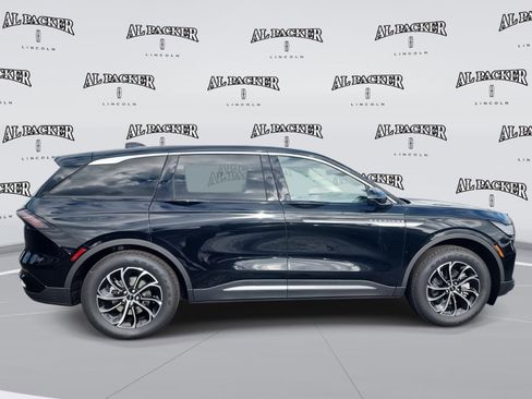 New 2026 Lincoln Nautilus Premier image 6