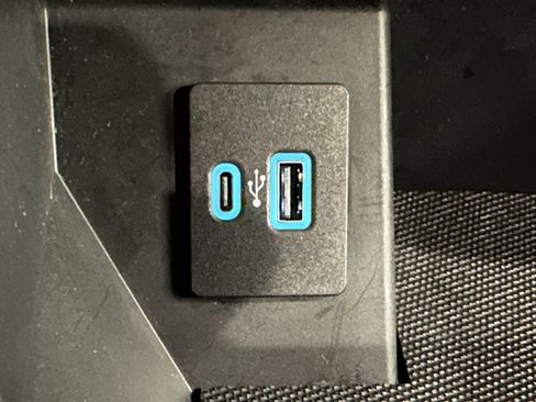 Used 2023 Ford F150 Lariat w/ Trailer Tow Package image 34