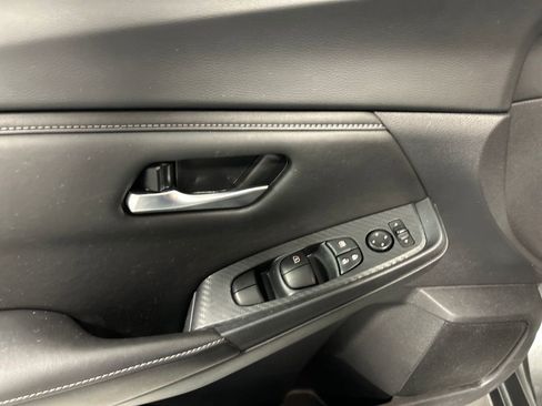 Used 2025 Nissan Sentra SV image 12