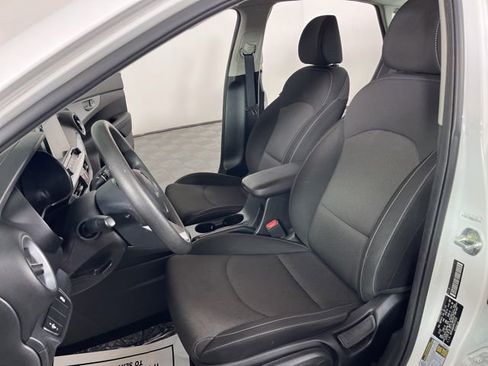 Used 2023 Kia Forte LXS image 18