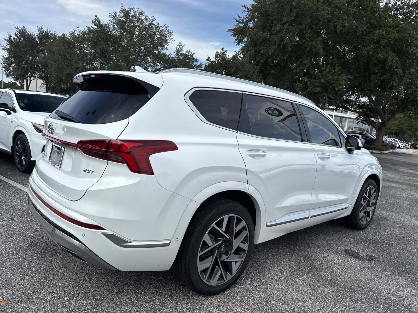 Used 2022 Hyundai Santa Fe Calligraphy FWD image 4