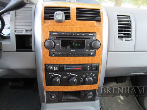 Used 2007 Chrysler Aspen Limited w/ PWR Convenience Group RWD image 21