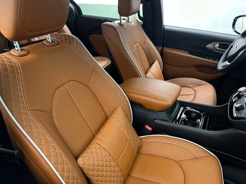 New 2026 Chrysler Pacifica Pinnacle image 20