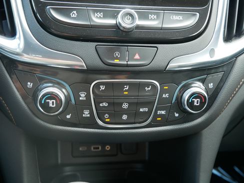 Used 2023 Chevrolet Equinox Premier AWD/4WD image 23
