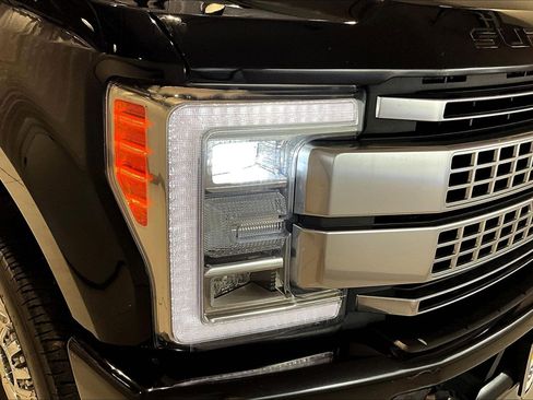 Used 2019 Ford F250 Platinum w/ Platinum Ultimate Package image 32