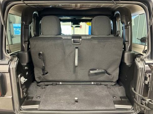 Used 2025 Jeep Wrangler Sport AWD/4WD image 19