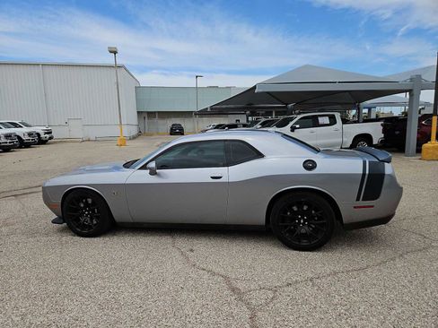 Used 2017 Dodge Challenger R/T Scat Pack w/ Dynamics Package RWD image 5
