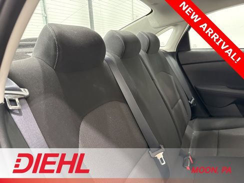 Used 2022 Kia Forte LXS image 9