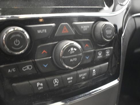 Certified 2020 Jeep Grand Cherokee Limited image 22