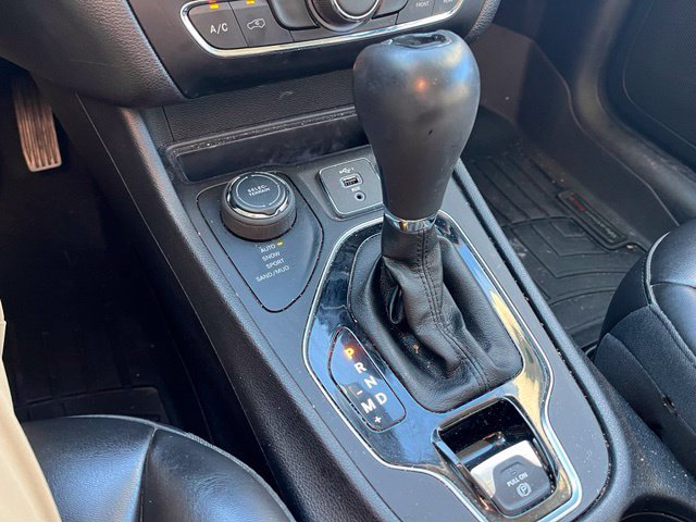 Certified 2021 Jeep Cherokee Latitude Plus AWD/4WD image 16