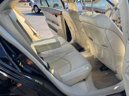 Used 2006 Mercedes-Benz E 350 4MATIC Sedan w/ Sunroof Pkg image 18