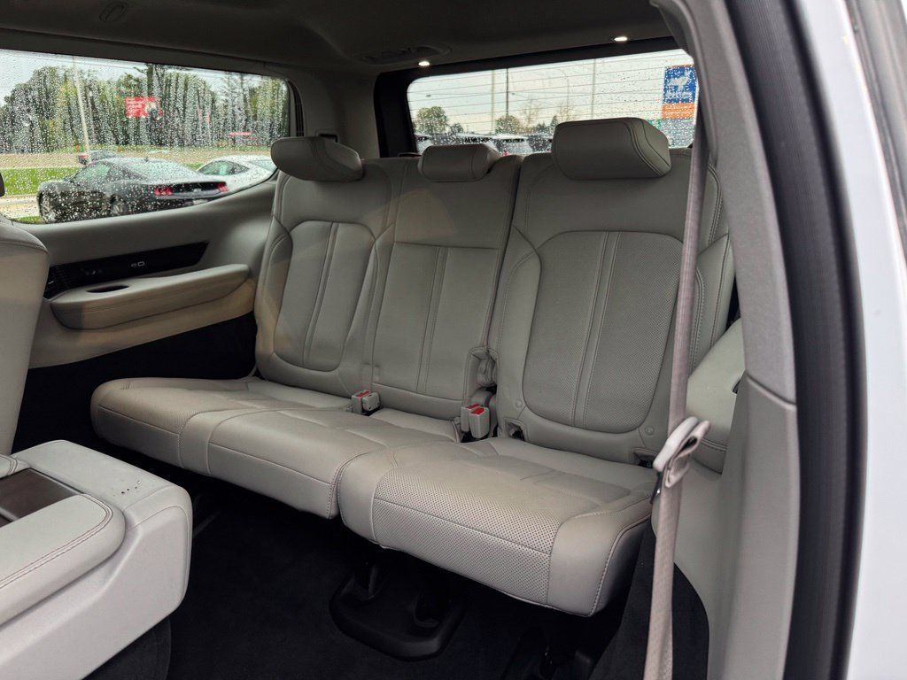 Used 2023 Jeep Grand Wagoneer 4WD image 23