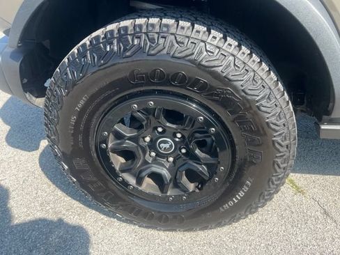 Used 2025 Ford Bronco Badlands AWD/4WD image 19