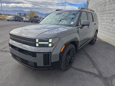 Used 2025 Hyundai Santa Fe Calligraphy image 8