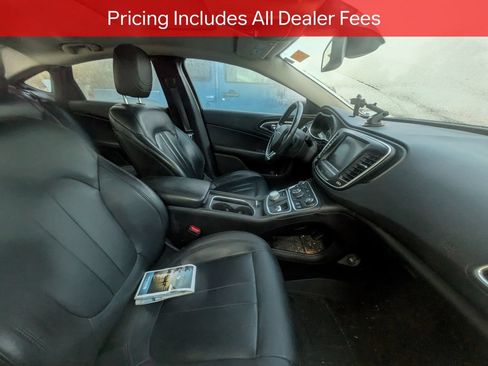 Used 2017 Chrysler 200 Limited Platinum w/ Comfort & Convenience Group FWD image 9