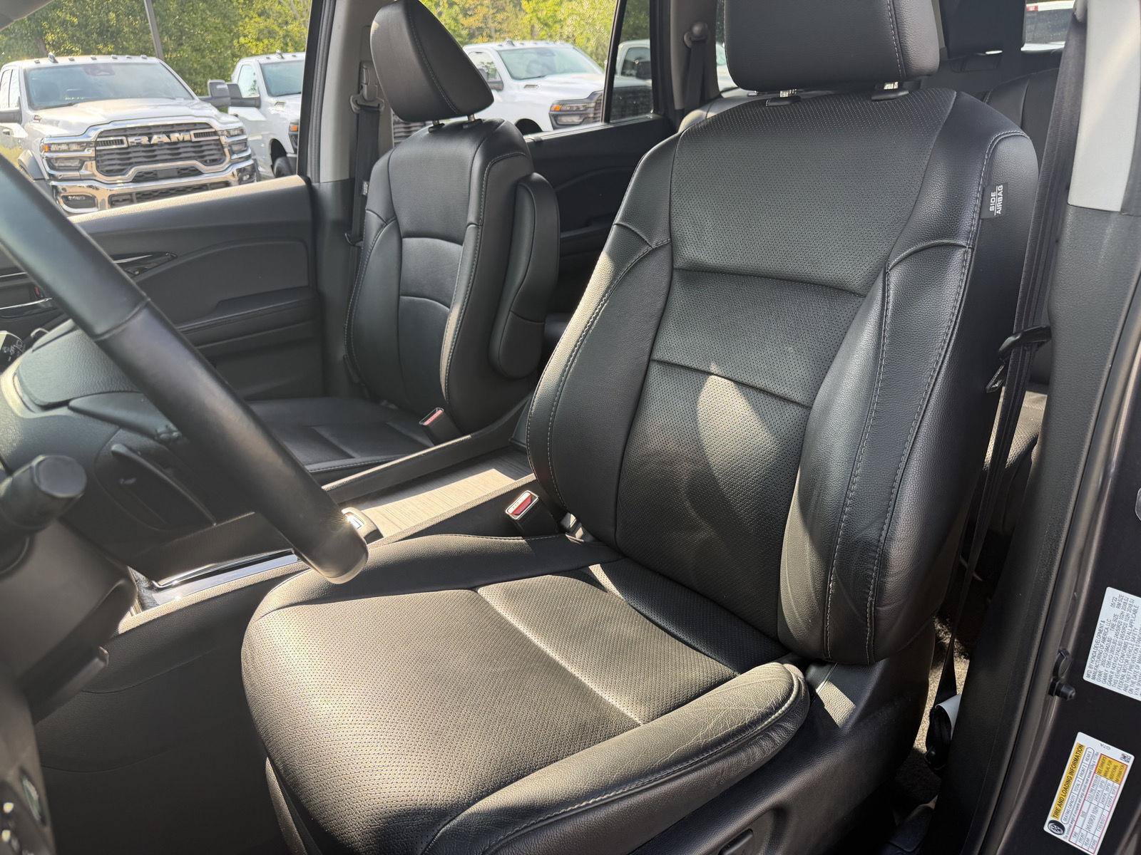 Used 2022 Honda Pilot Elite image 16