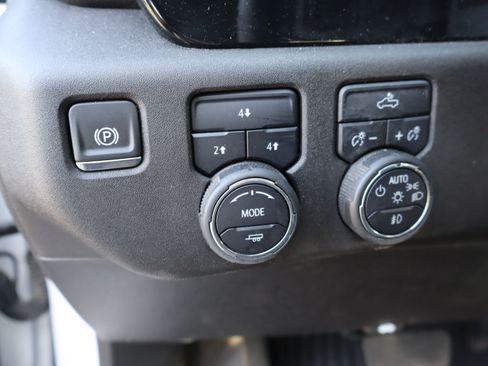 Used 2025 Chevrolet Silverado 2500 LT w/ Convenience Package AWD/4WD image 22