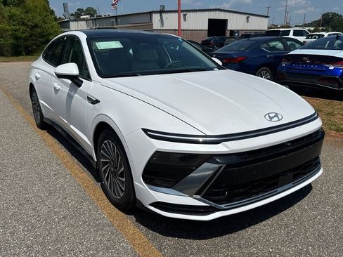 New 2025 Hyundai Sonata Limited image 7
