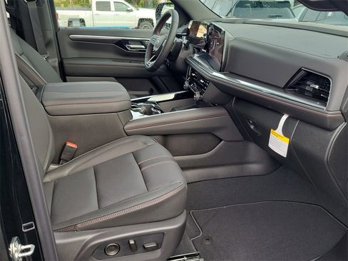 New 2026 Chevrolet Suburban RST w/ Comfort Package image 17