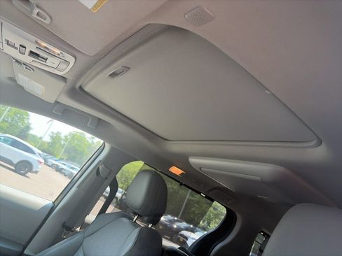 Certified 2022 Toyota Sienna Limited AWD/4WD image 11