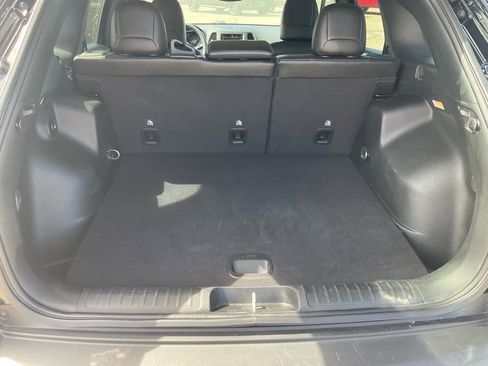 Certified 2023 Jeep Cherokee Altitude Lux image 21