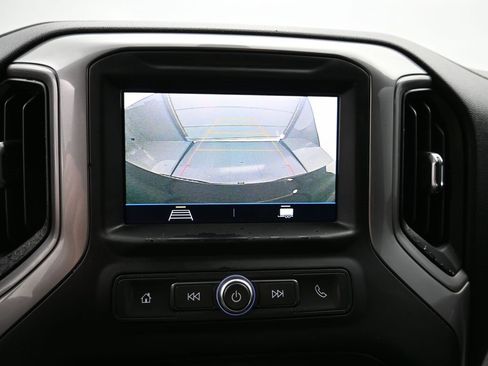 Used 2020 Chevrolet Silverado 1500 Custom w/ Custom Value Package image 17