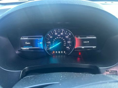 Used 2018 Ford Explorer XLT w/ Equipment Group 202A AWD/4WD image 39
