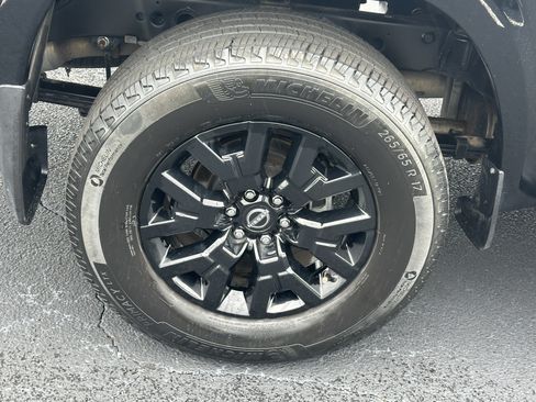 Used 2023 Nissan Frontier SV w/ Midnight Edition Package AWD/4WD image 17