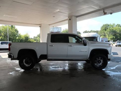 Used 2023 Chevrolet Silverado 2500 High Country w/ Z71 Off-Road Package AWD/4WD image 9