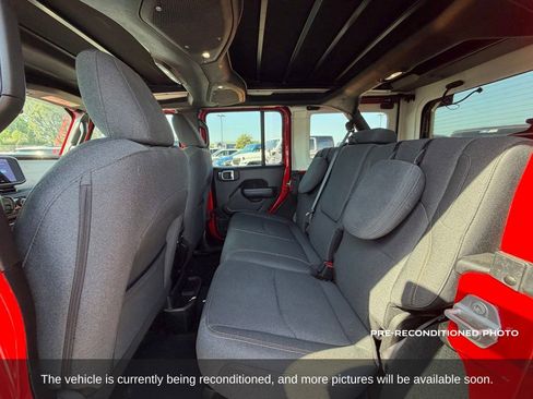Used 2024 Jeep Wrangler Unlimited AWD/4WD image 12