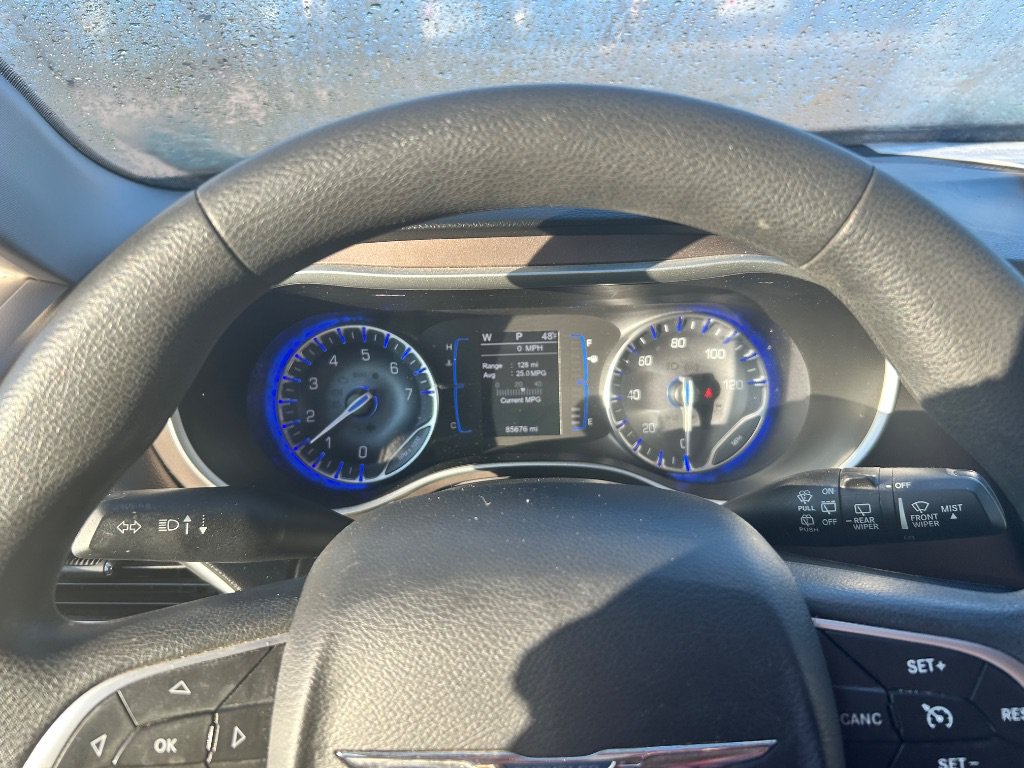 Used 2017 Chrysler Pacifica LX FWD image 10