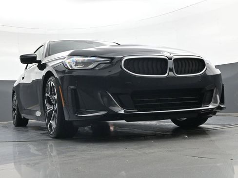 Used 2025 BMW 230i Coupe w/ Premium Package RWD image 35