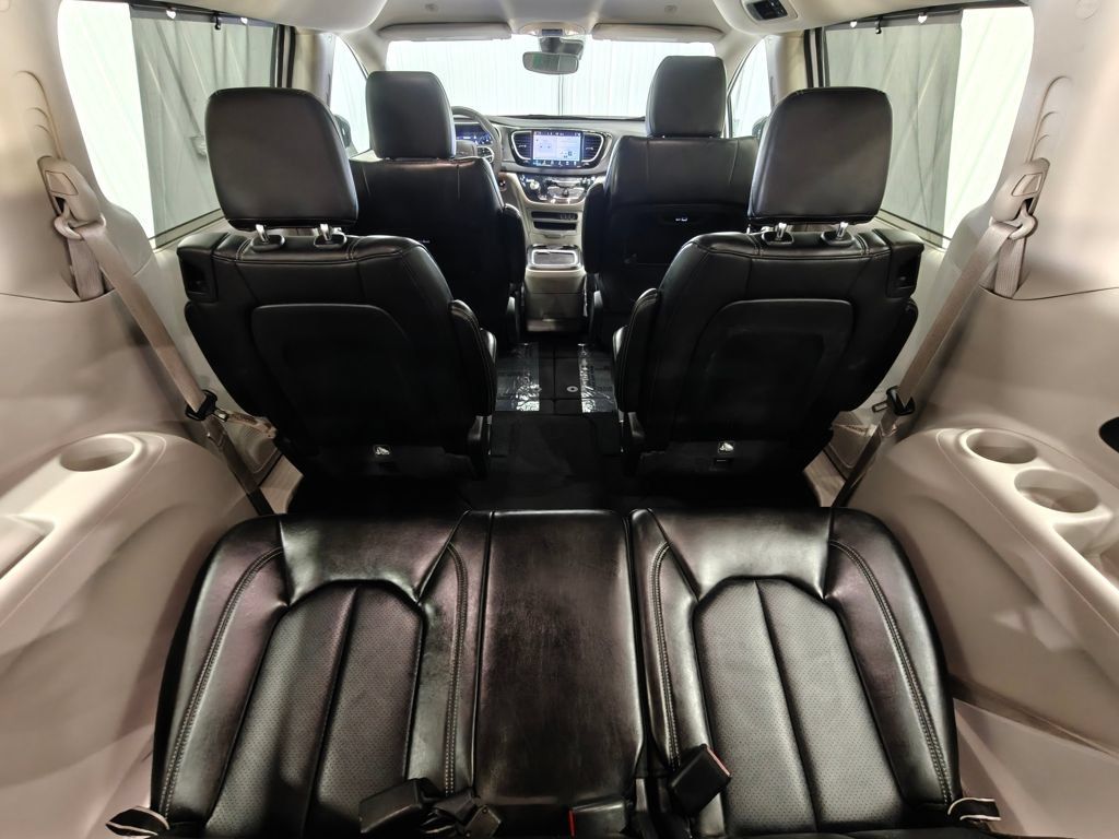 Used 2024 Chrysler Pacifica Touring-L FWD image 29