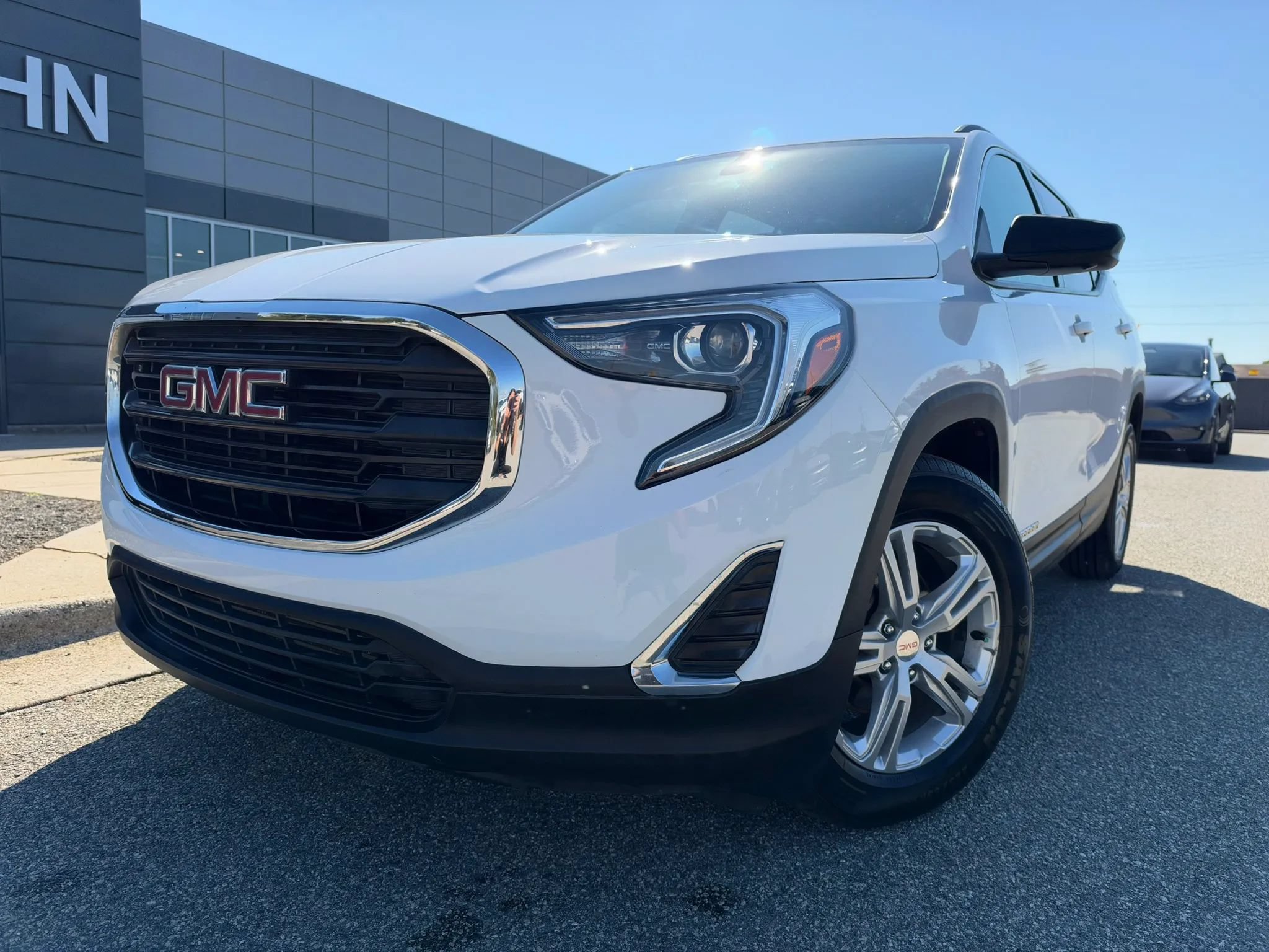 Used 2020 GMC Terrain SLE w/ Driver Convenience Package FWD image 1